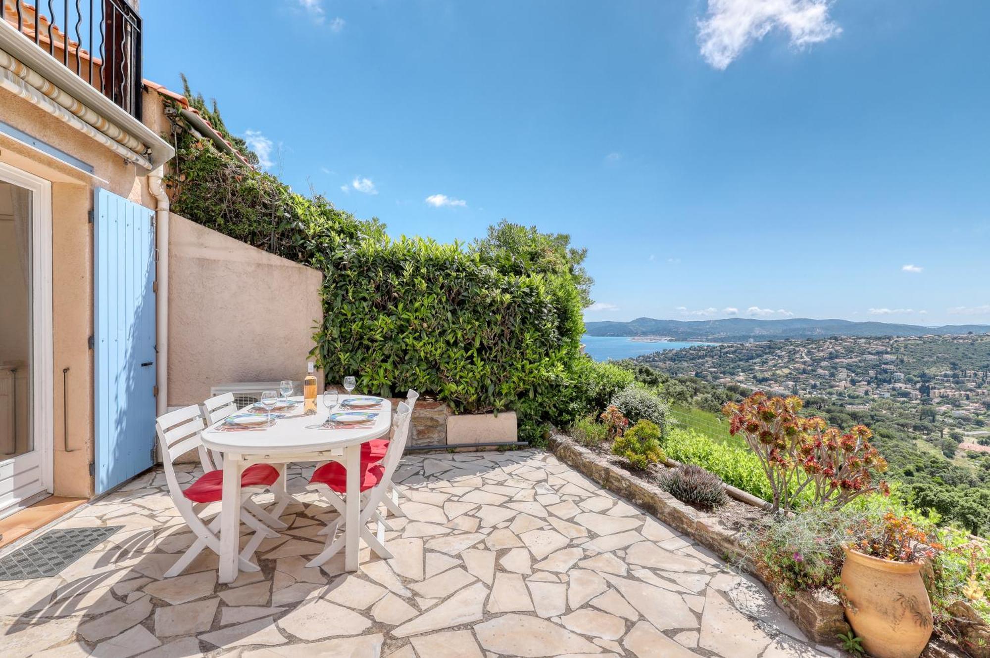 Exceptional View In Saint-Clair For 4 People Apartman Le Lavandou Kültér fotó