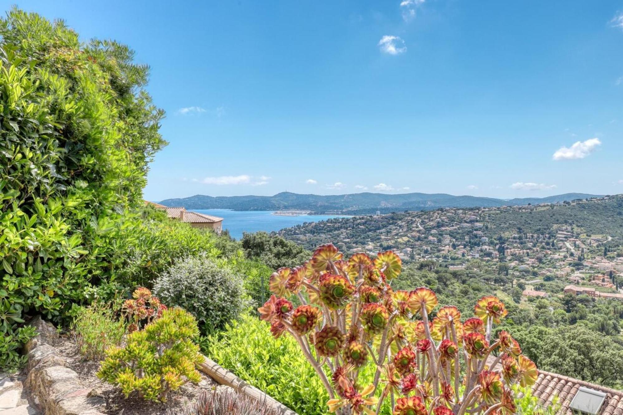 Exceptional View In Saint-Clair For 4 People Apartman Le Lavandou Kültér fotó